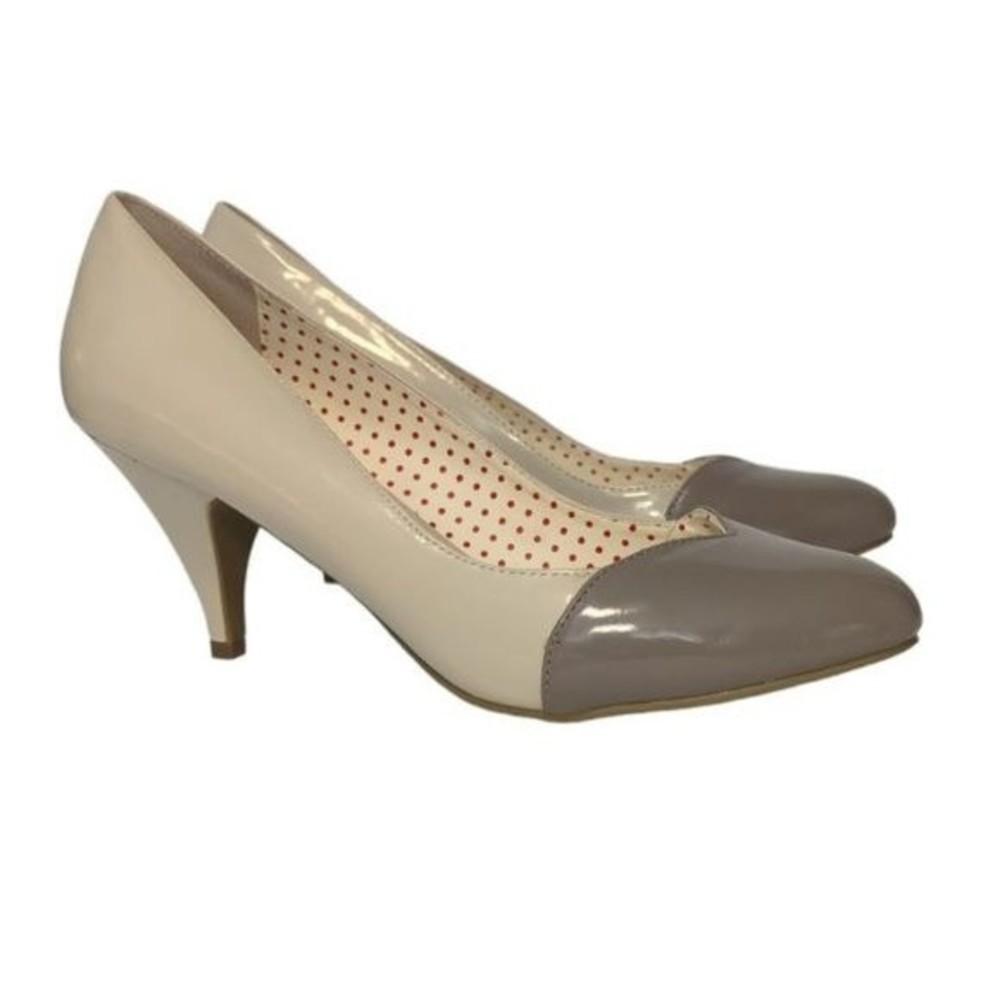 But Another Innocent Tale Nude/Lt Grey Heels Wo SZ 8